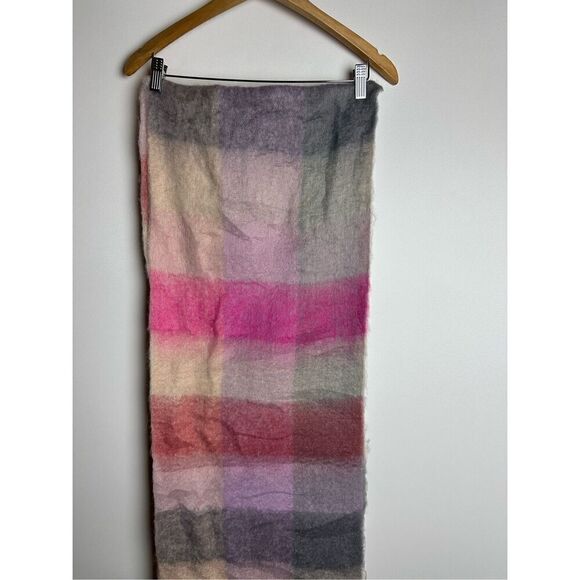 Pink plaid oversized scarf - Picture 5 of 6